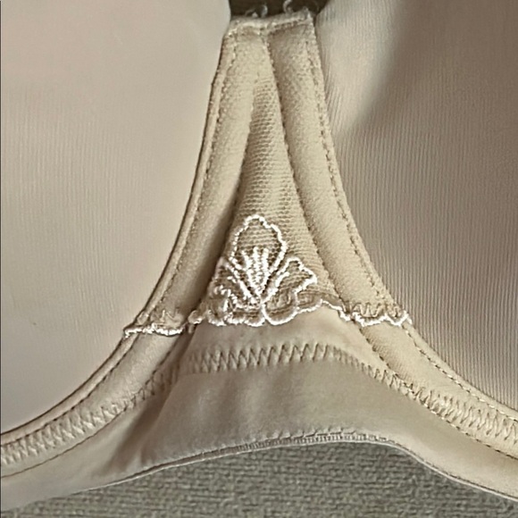 Cream Strapless Bra with Underwire - Picture 2 of 4